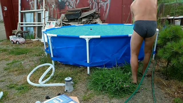 Бассейн INTEX.