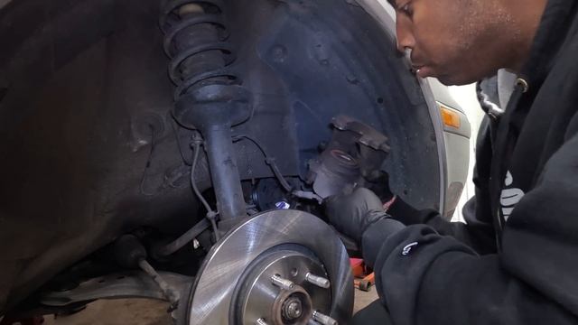 MK4 VW GOLF Installing front brake pads and rotors смотреть онлайн
