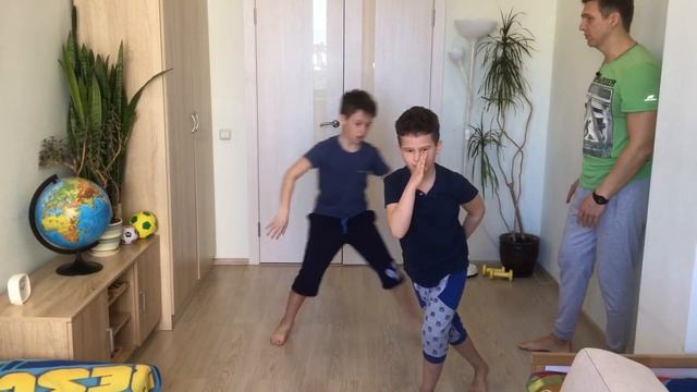 Гимнастика для детей дома - Комплекс упражнений на координацию и пресс - Общеразвивающие упражнения смотреть онлайн