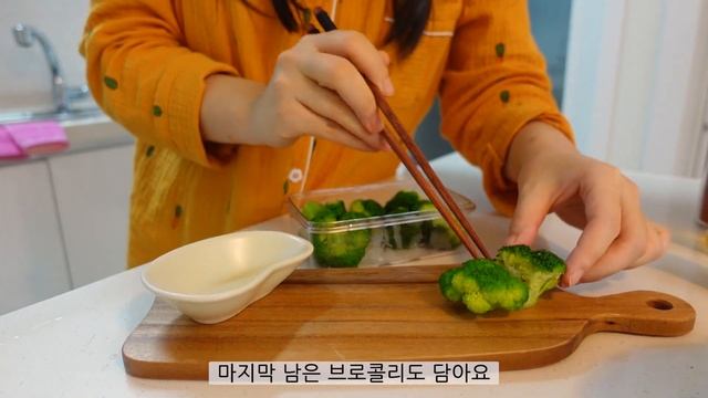 ENG | 제주산 오징어와 새우떡볶이? 대왕치즈붕어빵, 빈티지장난감 획득, 딸기생크림케이크, 이영자맛집과 소품샵 추천하는 제주 브이로그 смотреть онлайн