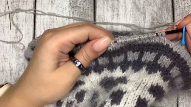 Свитер с жаккардовым узором и круглой кокеткой для мальчика смотреть онлайн