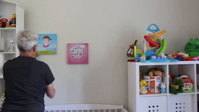 VLOG Повесили картины. Алиса купается. Настя и Катя пишут экзамены смотреть онлайн