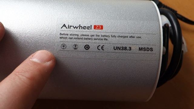 Airwheel Z3 First Time Uppload Battery On Scooter 25 April 2017! смотреть онлайн