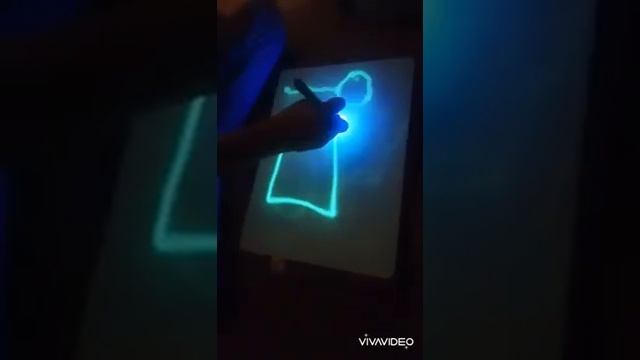 Рисование в темноте?Freeze Light смотреть онлайн