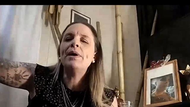 Mi hijo no deja de enviarme señales. Valeria Grazioli смотреть онлайн
