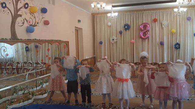 Стираем платочки. Первая младшая группа смотреть онлайн