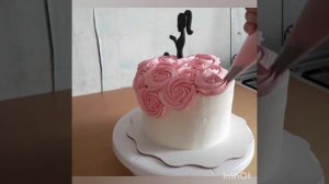 Сборка и оформление торта для девушки. Торт с топером