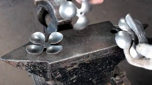 Ковка розы из металла