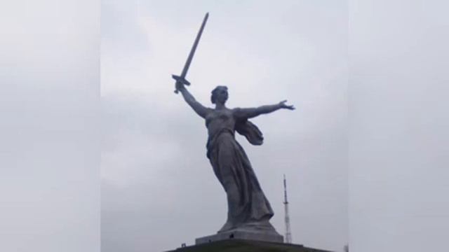 Выходила на берег Катюша. Слушать песню. смотреть онлайн