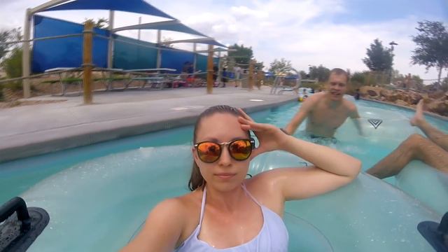 ВЕСЕЛИМСЯ В АКВАПАРКЕ!