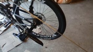 Правка петуха велосипеда.