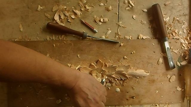 Резьба по дереву для начинающих. Декор для мебели. смотреть онлайн
