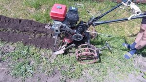 Мотоблок мини бара копаем траншею