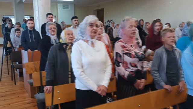 "Спасіння звершив Він дав радість спокій" - загальний спів смотреть онлайн