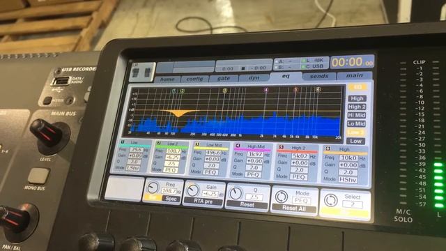 베링거 B115D 액티브 1000W 15인치 PA스피커 / x32 스피커 튜닝 смотреть онлайн