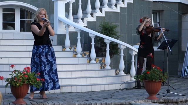 Elena Nekrasova & Anna Semenenko sing/play A. Vertinsky "Lilac Negro" and "Magnolia" смотреть онлайн