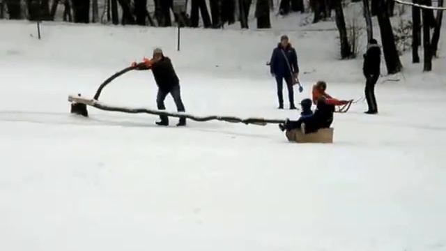 Карусель на льду. Для санок и своими руками) смотреть онлайн