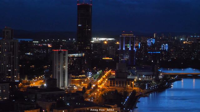 Екатеринбург. Таймлапсы днем и ночью, в жару и в непогоду. смотреть онлайн
