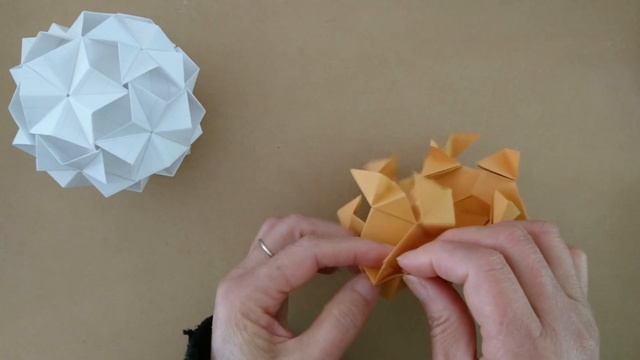 Origami Kusudama Star Ball/ Lamp 折纸星球 смотреть онлайн
