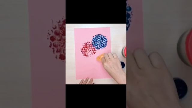 Рисунок с помощью всеми любимой пупыркой! #дети #развитие #лайфхаки #залипательноевидео #полезное смотреть онлайн