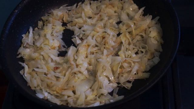БИГОС с квашеной капустой, колбасой и черносливом смотреть онлайн