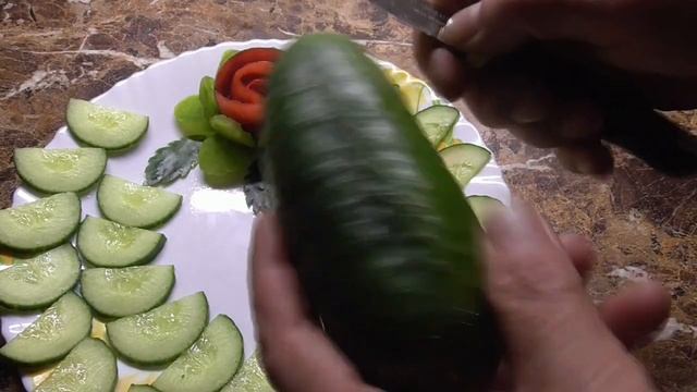 НОВОГОДНИЙ СТОЛ 2021. ДЕЛАЮ РОЗЫ ИЗ ШКУРКИ ТОМАТА. Ольга Чернова. смотреть онлайн