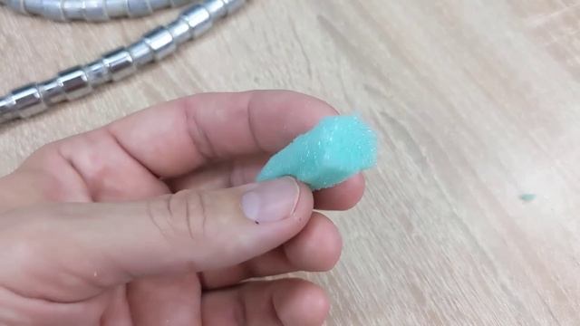 Stick a sponge in the shower hose and a miracle will happen! смотреть онлайн
