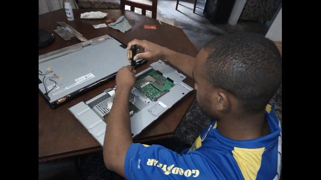 Reparación de Monitor Samsung смотреть онлайн