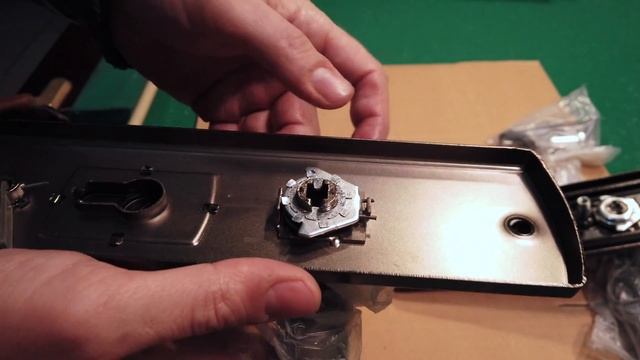 Ручки Master-lock Quatro (ML-300) - изменить сторону открывания смотреть онлайн