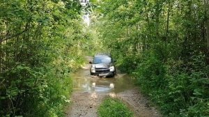 Chevrolet Equinox 2004 на бездорожье в лесу, ч.1