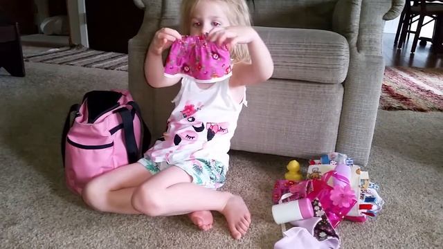 What's in My Diaper Bag? смотреть онлайн