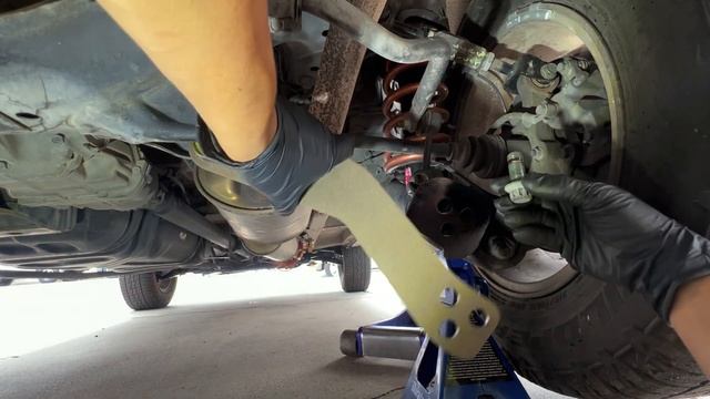 Improve & Upgrade your Honda Element & CRV - Rear Lower arm Installation by Element44 смотреть онлайн