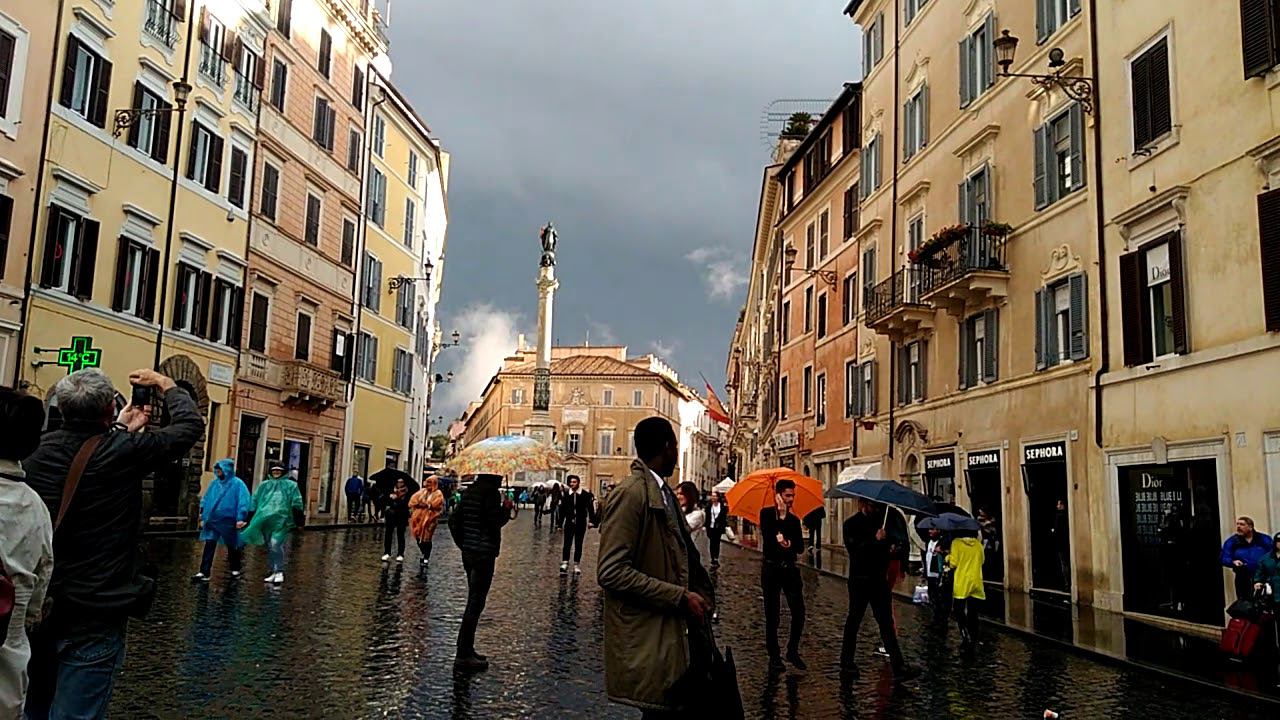 Piazza di Spagna после дождя смотреть онлайн