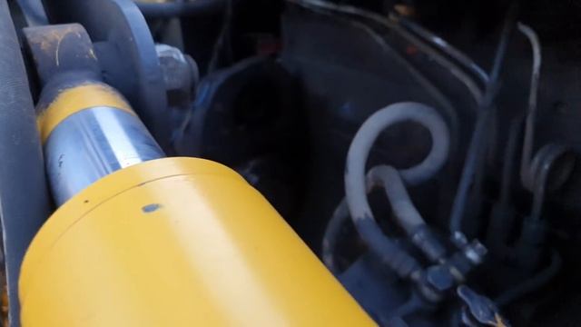 ЮМЗ 6.Замена стартера смотреть онлайн