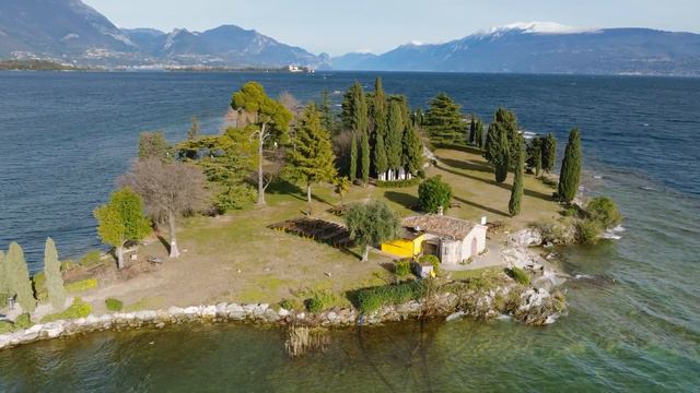 Explore like never before Garda Lake, Rabbit Island Drone 4K смотреть онлайн