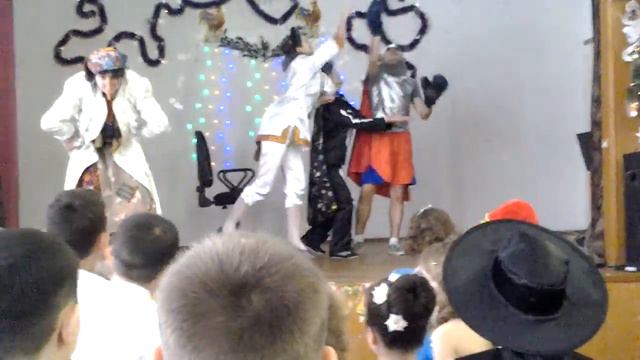 Новый год в Жириновский школе(3) смотреть онлайн