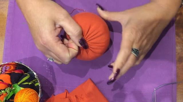 Тыква из футболки на Хэллоуин⧸Pumpkin for HalloweenТыква из футболки на Хэллоуин/Pumpkin for Hallowe смотреть онлайн