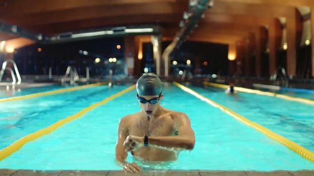 Samsung Gear Fit2 Pro - il compagno ideale nel nuoto смотреть онлайн
