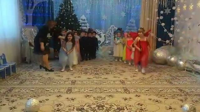 игра Полет на метле гр Ягодки смотреть онлайн