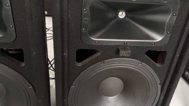 Loa JBL JRX-115 lời khuyên chân thành đến ae.lên đầu tư loa Mỹ.chất âm tuyệt vời nhất! смотреть онлайн