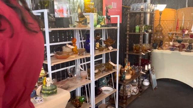 Вернутся в прошлое . Ярмарка вещей из далекого прошлого . смотреть онлайн