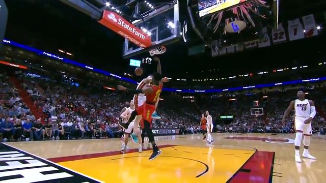 Cam Reddish Posterized Tyler Herro With Wild Dunk смотреть онлайн