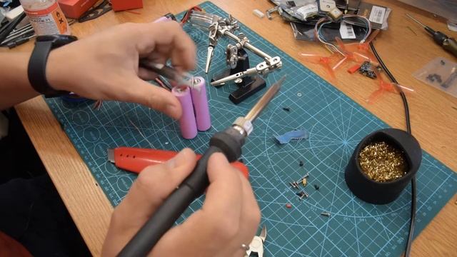 Пайка Liion аккумулятора 18650 размера в 2s сборку для проекта дальнолет до 250 грамм