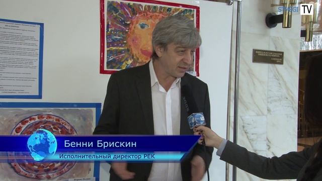 Подарки к Песаху. Маца и кулич за одним столом. 