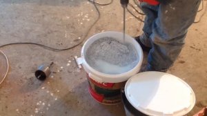 Отделка цоколя дома или как наносится штукатурка мраморная крошка