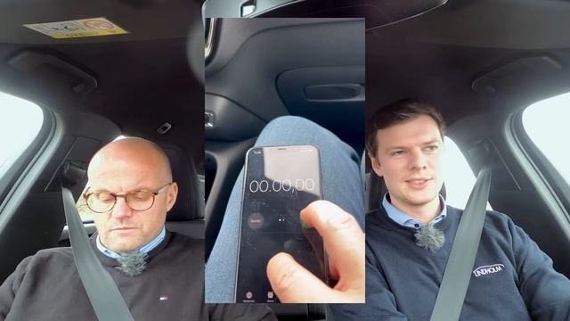 Tesla Model Y versus Volvo XC40 P8 смотреть онлайн