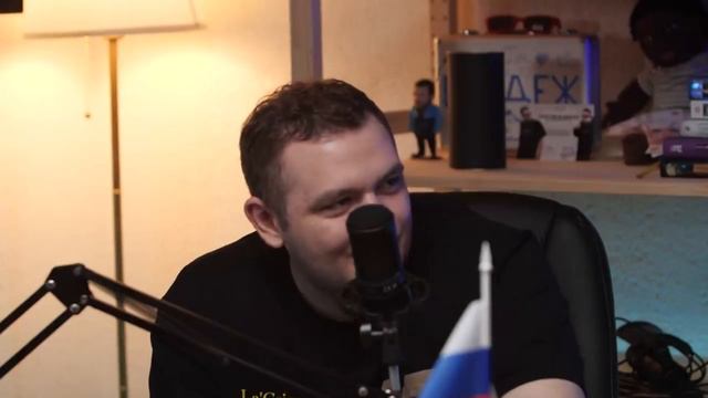 Руслан CMH не понимает что от него хотят на протяжении минуты смотреть онлайн