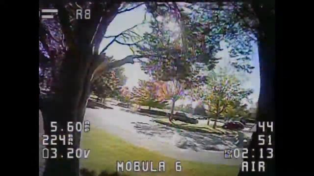 Flying the Mobula 6 Around a Park смотреть онлайн