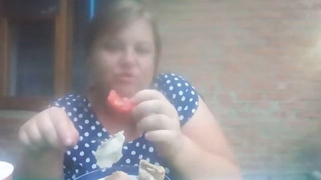 Мукбанг-индейка и овощи🍗🍅🍅 смотреть онлайн