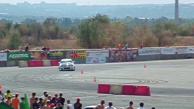горе ДРИФТ NISSAN SKYLINE одесса 08 09 на яме смотреть онлайн